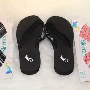 Sierra's Flexibly Fun Footwear Flip Flops SZ 5